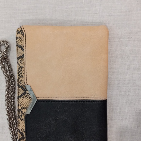 Wristlet Envelope Clutch - Picture 4 of 10